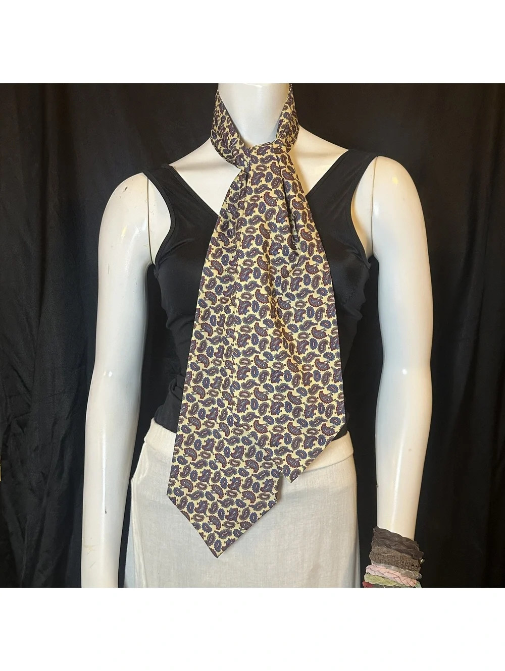 Vintage Paisley Patterned Cravat/Ascot Scarf